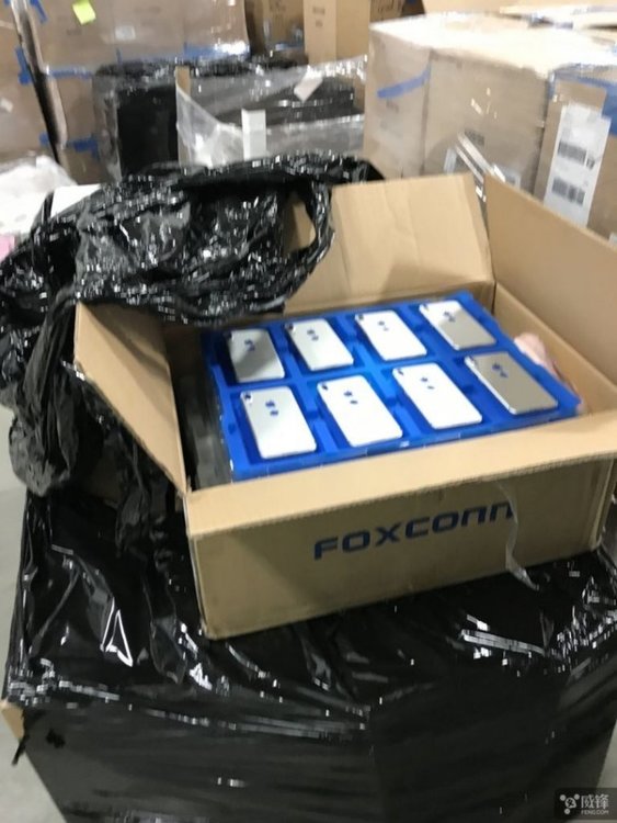  iPhone 8 е в серийно производство