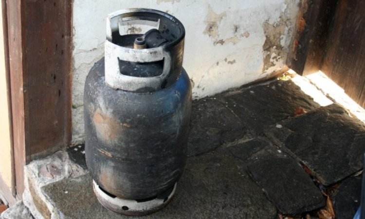 Трима са пострадали при произшествия с неизправни газови уреди в областта
