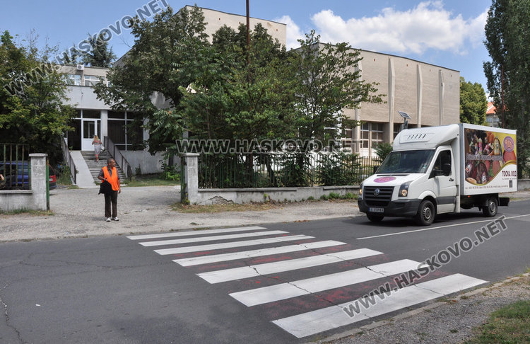 До дни започва обновяването на пешеходните пътеки в Хасково