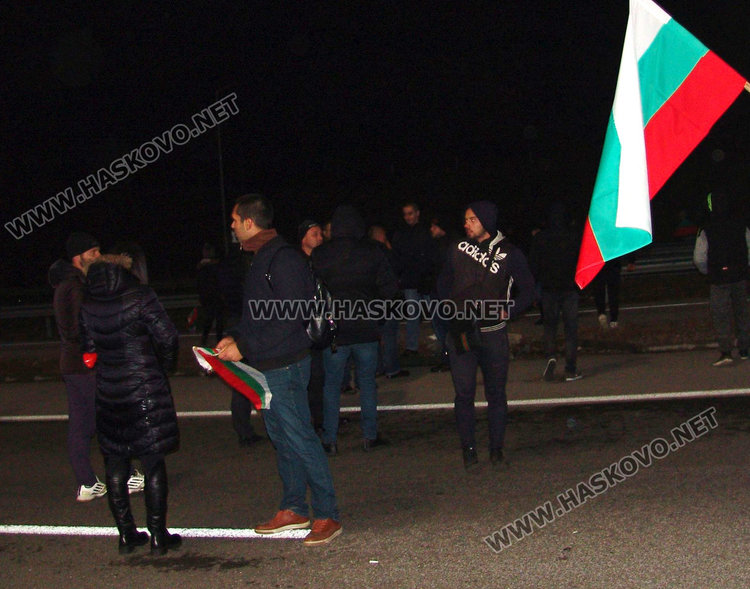 Протестиращите на магистралата по списък в полицията, засипват ги с актове