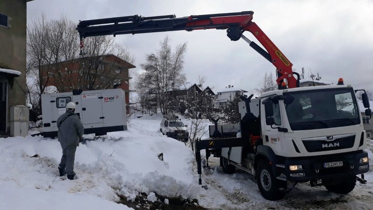 Пуснаха тока в Доспат, учениците в Общината с три дни дървена ваканция