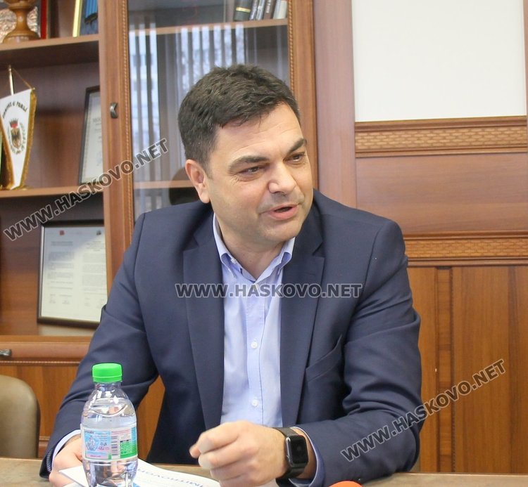 ОбС увеличи заплатата на кмета Иво Димов