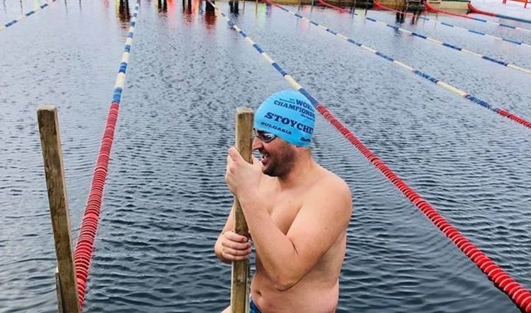 Петър Стойчев отново стана световен шампион по плуване в ледени води