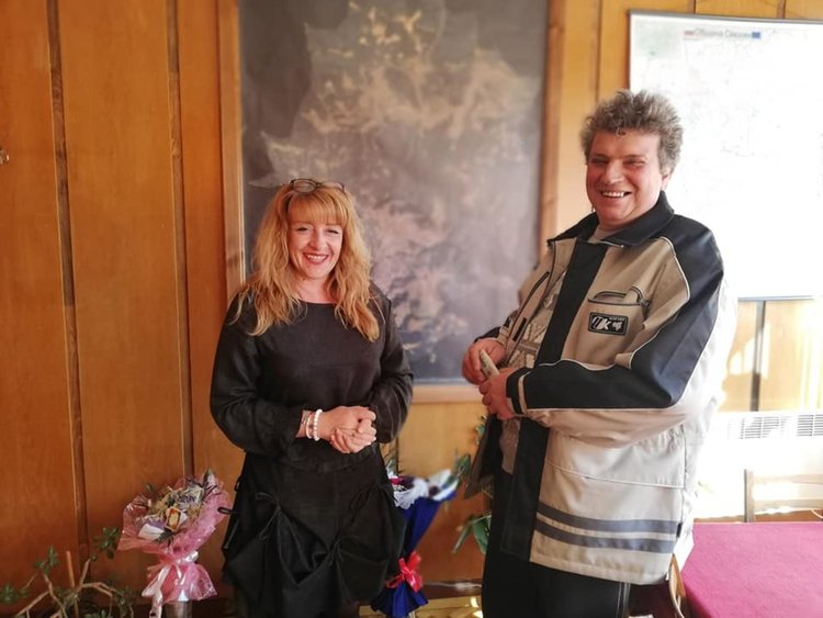 В Широка лъка събраха средства, дариха ги на пострадали от пожар в Момчиловци