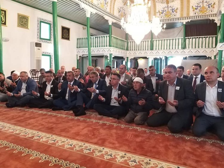 Мустафа Карадайъ и членове на ЦС на ДПС се помолиха за берекет и здраве на джебелчани