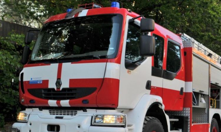 Опел горя заради късо съединение в Доспат