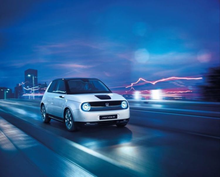 Honda e пристигна в България