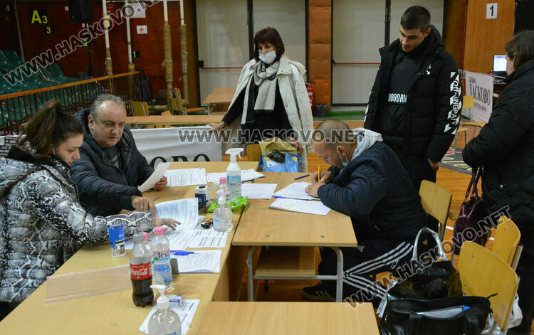 Радев-Йотова убедителни в Хасково, ПП-втора политическа сила при  близо 8 % обработени СИК протоколи