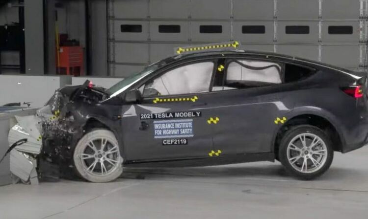 Tesla Model Y е най-безопасният автомобил на годината