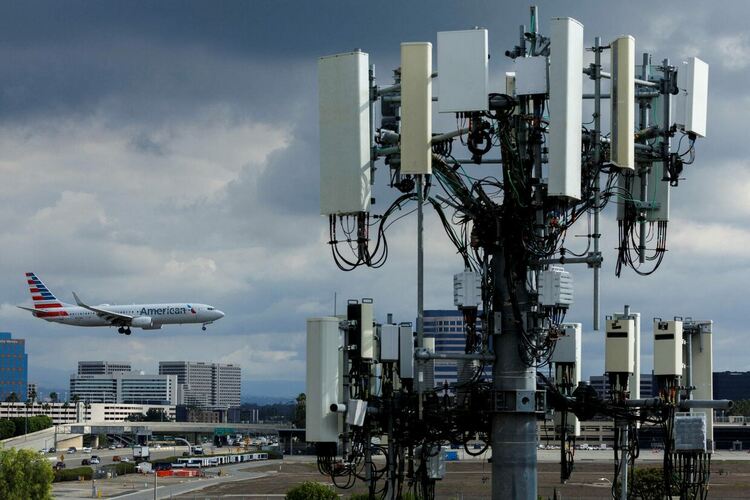 Временно отлагат 5G около определени летища в САЩ