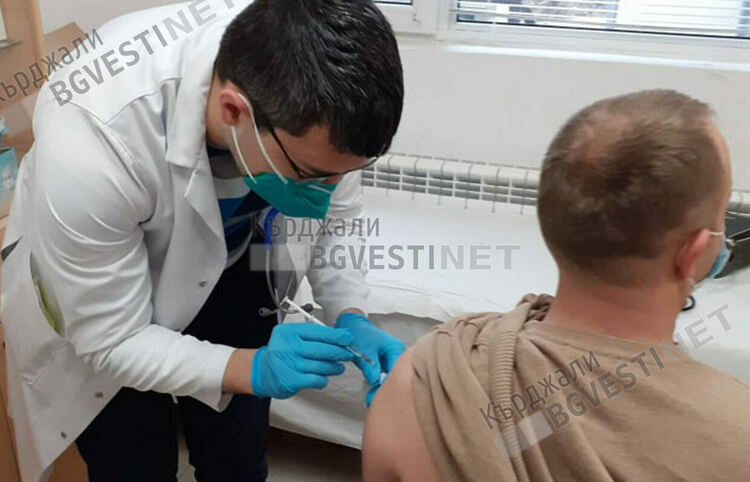 Над 100 000 са ваксинираните в областта при население от 120 000 души
