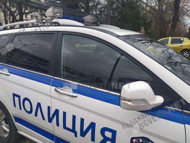 Иззеха 120 литра ракия от автомобила на 77-годишна баба