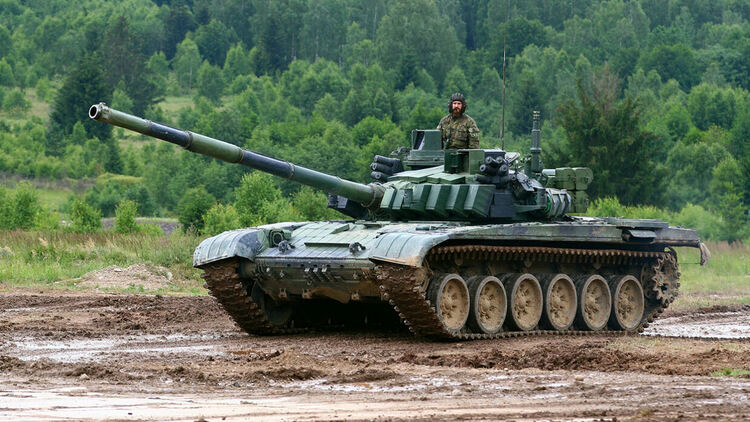 Чехия ще ремонтира повредено военно оборудване на Украйна