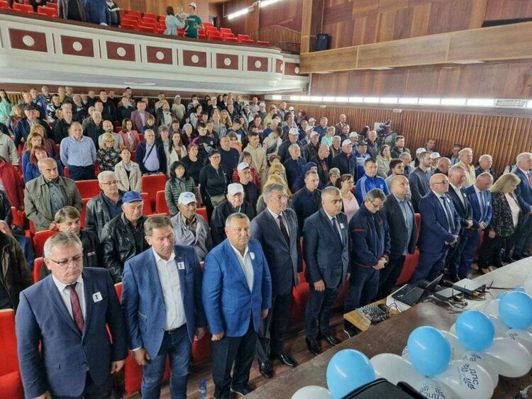 Приключи обиколката на Централния предизборен лъч на ДПС в област Смолян, който премина под надслов "Съединението прави силата"