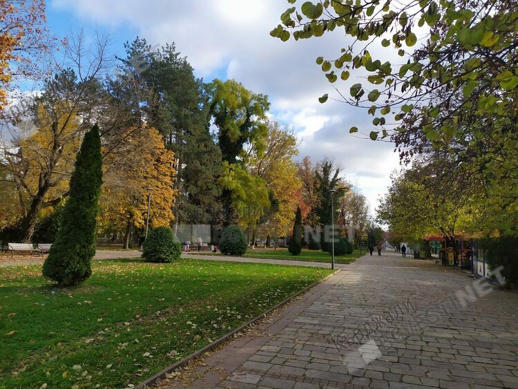 Променлива облачност,тихо време днес в Кърджали