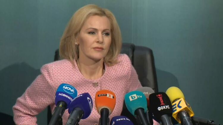 Претърсвания и изземвания на адреси и автомобили на лица, свързани с "каналджийство"