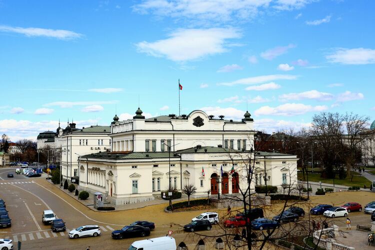 Служебният кабинет обсъжда промени в четири закона