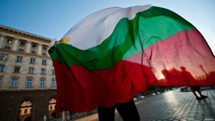 България: Крадат и преяждат с власт, а после ни презират
