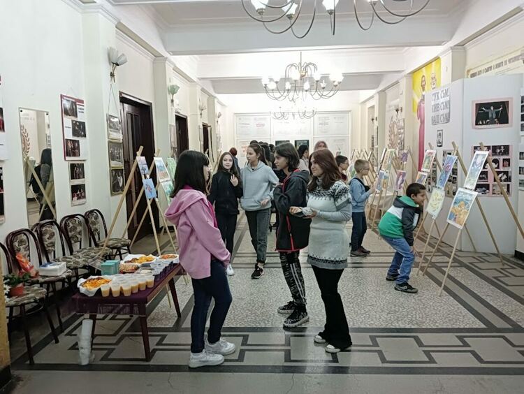 Малки художници представиха "Спомени от лятото"