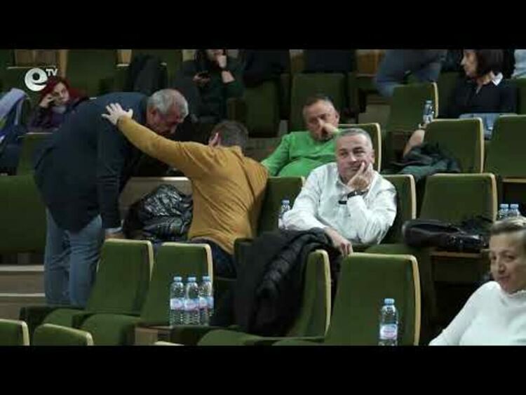 Днес на общинската сесия се очаква да присъстват граждани и таксиметрови шофьори. Вижте кои предложения разбуниха духовете