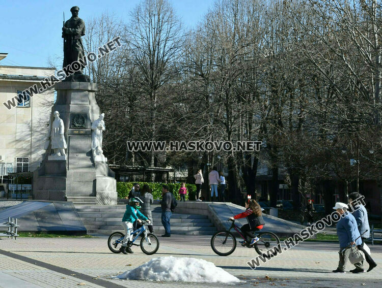 Температурен рекорд в Хасково още към 14 часа