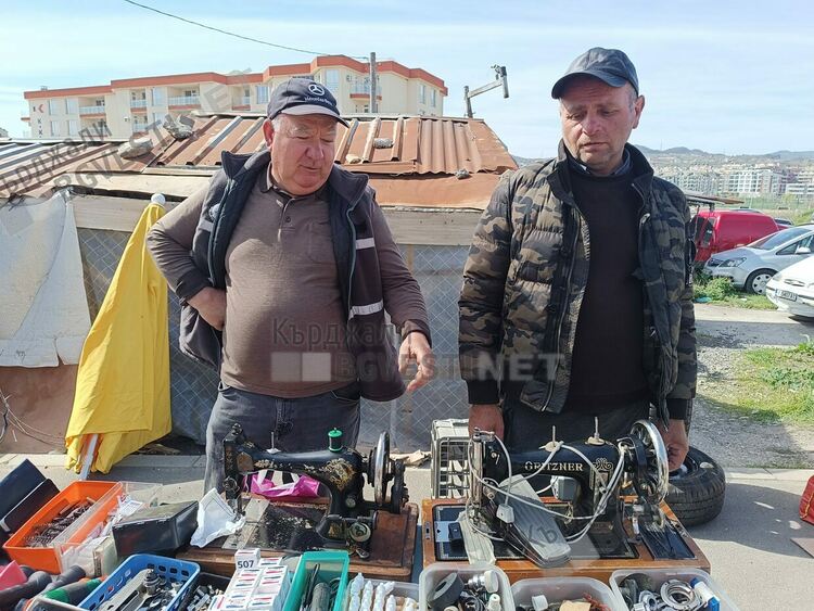 Младите домакини в Кърджали си падат по вековни шевни машини „Сингър”, бабите им предпочитат тези от съветско време