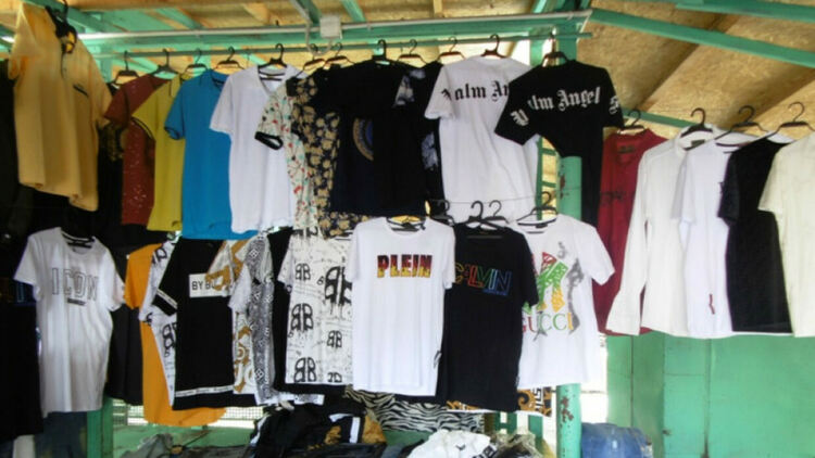 Задържаха жена от Първомай за разпространение на фалшиви маркови стоки