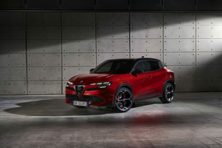 Alfa Romeo Milano - първият изцяло електрически автомобил на италианците