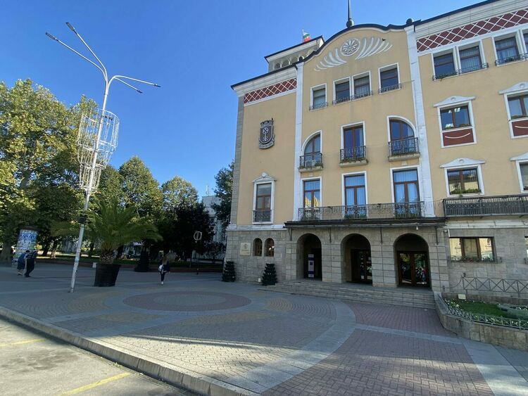 Общинският съвет се връща с трима нови членове