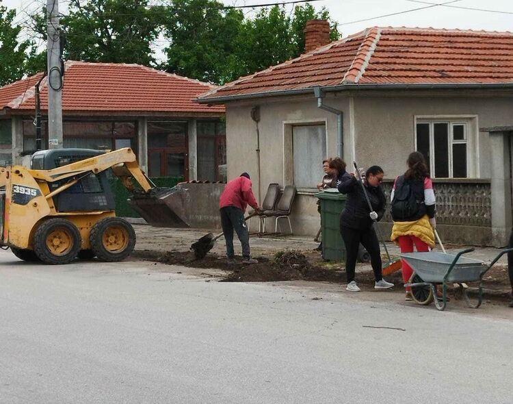 Ентусиасти от Градина решиха да направят селото си едно по-добро място за живеене