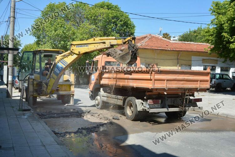 Голяма авария остави три квартала на Хасково без вода
