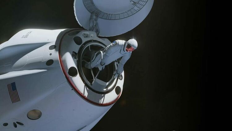 Туристът на SpaceX, който ще излезе в открития космос: Ще бъда заобиколен от смъртта