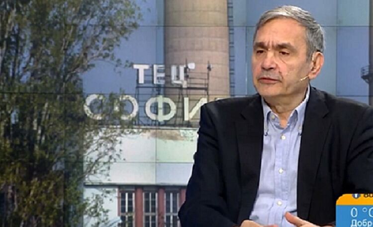 Върху обикновените хора ще се стоварят проблеми с тока, парното и топлата вода, посочва енергиен експерт