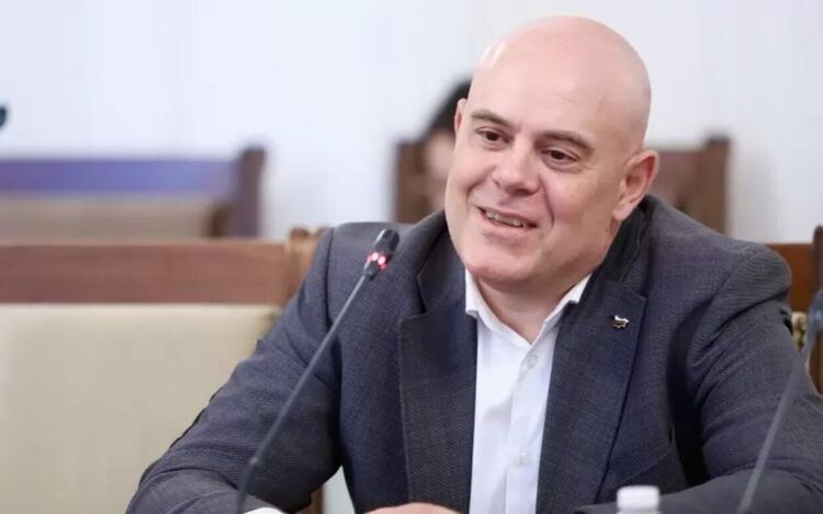 Иван Гешев се вписа като адвокат в Перник