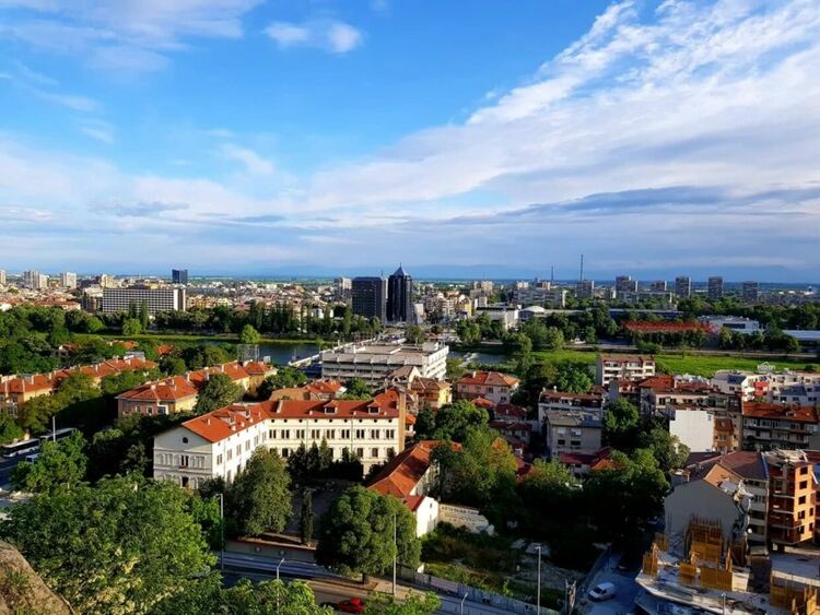 Предимно слънчево време в четвъртък