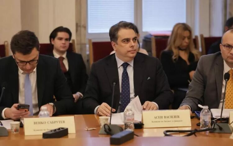 Удължителният закон за бюджета мина първо четене в ресорната комисия