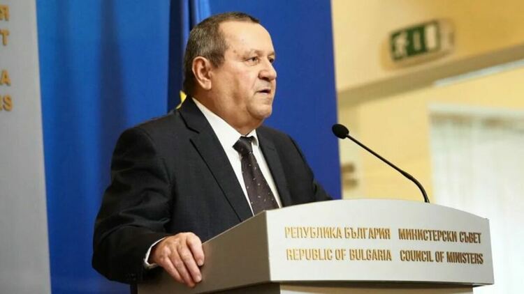 Хасан Адемов: Плащаме втората част от помощите за ученици