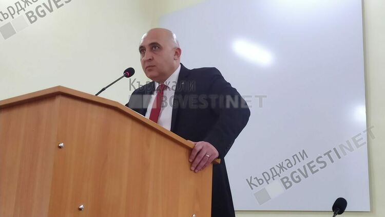 Градоначалникът на Кърджали предлага еднократни помощи за три фамилии от града,останали без покрив заради пожари
