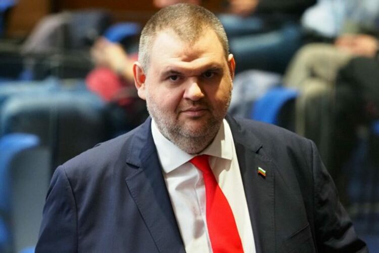 Прокуратурата е прекратила делото за доходите на Пеевски