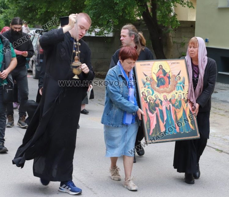 Хасково почете Спасовден с водосвет и шествие до параклиса в парк „Ямача“