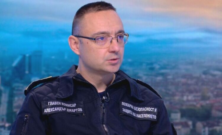 Гл. комисар Джартов: Реките се оттеглят, но опасността остава. Има евакуирани 