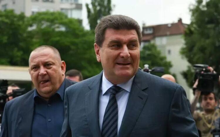 Въпреки санкциите Валентин Златев си уреди сделка с Русия за 8,59 млн. евро