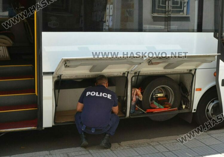 Полицаи иззеха голямо количество перилни препарати без произход