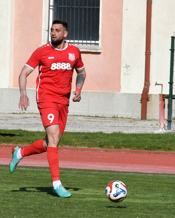 Шекеров подсили шампион на България