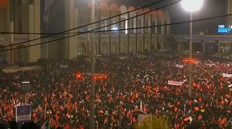 Иран в траур: Огромни шествия за Хаменей, наследникът му не се появи