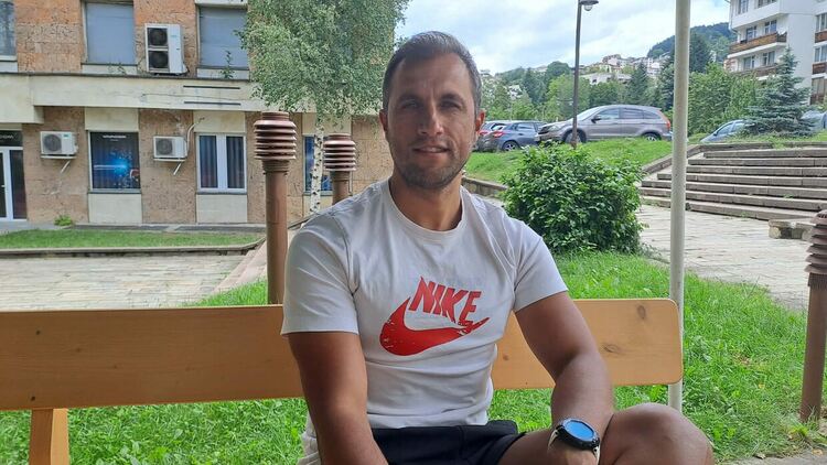 Димитър Чолаков: „Най-голямата победа е да изграждаш деца, които един ден ще бъдат големи футболисти и силни личности“