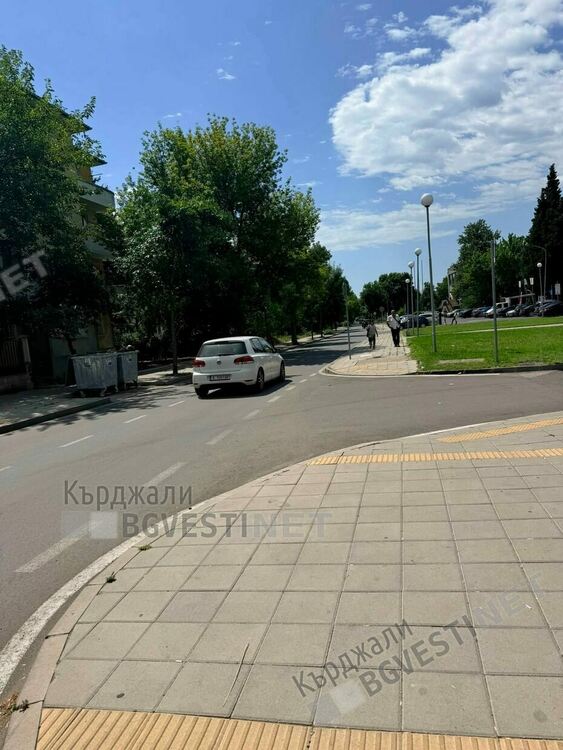 Читатели негодуват защо на „Републиканска“ няма пешеходни пътеки