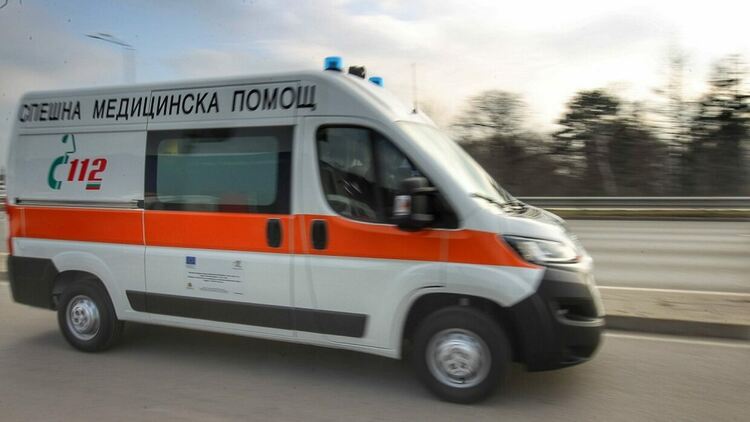 42-годишен мотоциклетист пострада леко при катастрофа в Смолян