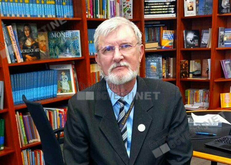 Писателят-общественик и преводач Бойко Антонов представя в Кърджали книгата си „Емигрантски воли и неволи”