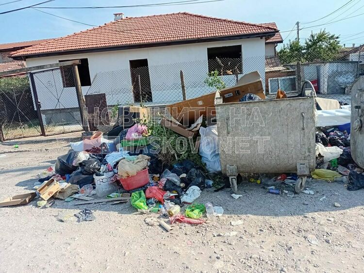 Жители на кв. „Република“ се оплакват от недостиг на контейнери за смет